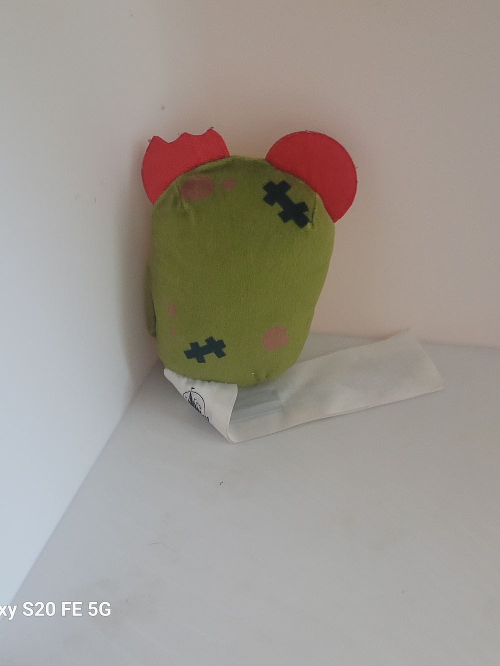 2024 Disney Parks Munchlings Terrifying Treats Mickey Mouse Zombie Spinach Wrap - Picture 2 of 2
